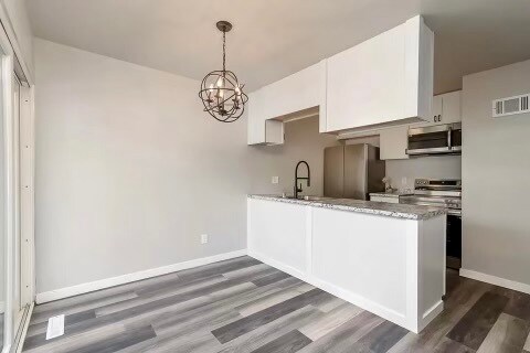 Foto del edificio - 529 East Bluff