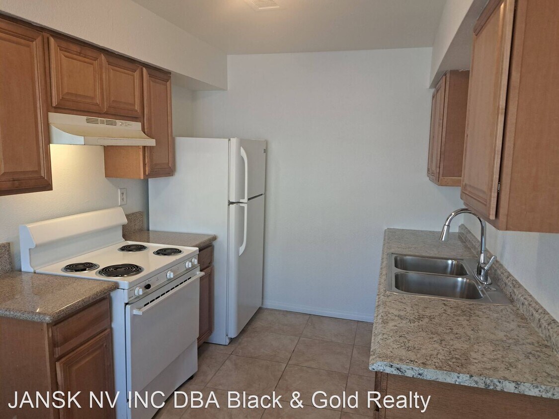 Primary Photo - 2 br, 2 bath House - 21 W Tonopah Ave #3