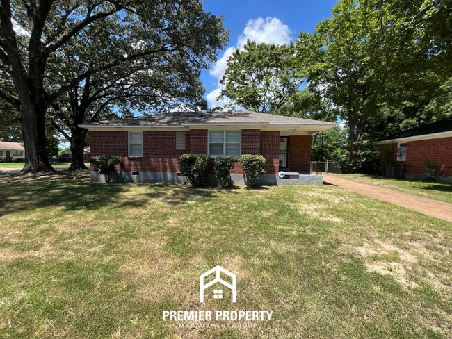 Building Photo - 3026 S Edgeware Rd