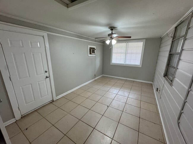 Foto del edificio - Updated 3 Bedroom home in Central Park