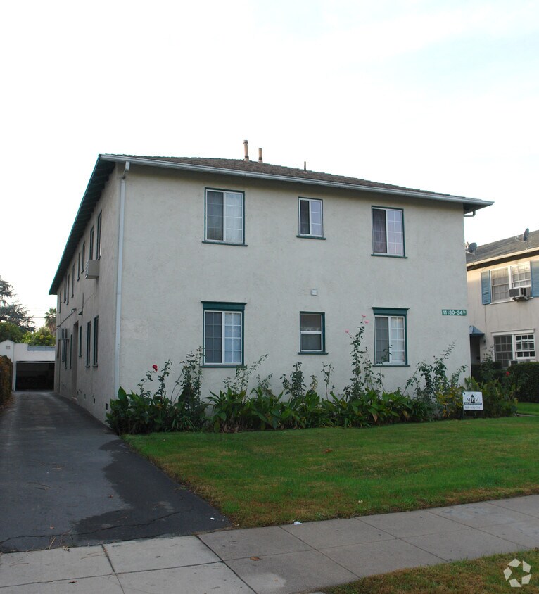 Primary Photo - 11130 Morrison St