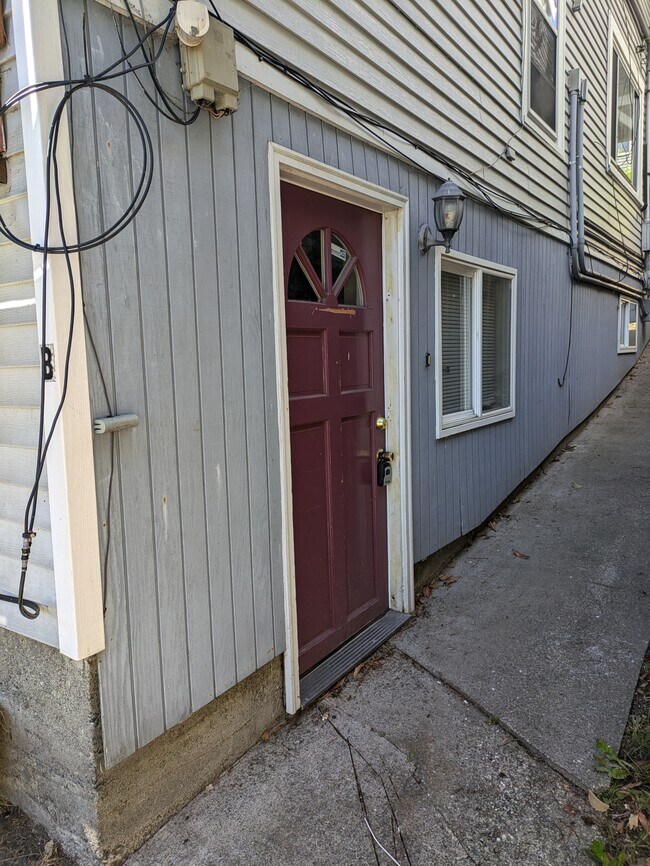 Foto del edificio - 1547 Sturgus Ave S