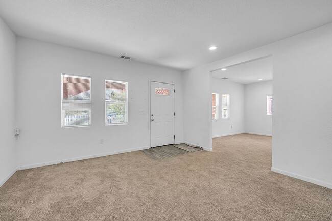 Building Photo - 4733 9th Ave