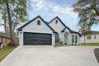 Building Photo - 180 Park Way