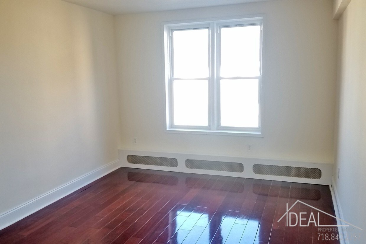 Primary Photo - Studio in Elevator Building in Midwood!