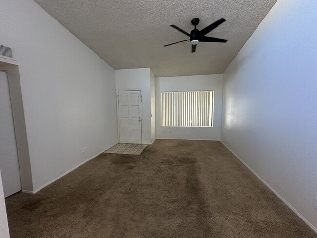 Foto del edificio - 13644 N Hamilton Dr
