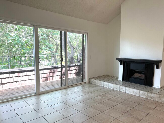 Foto del edificio - 2759 Pine Creek Cir