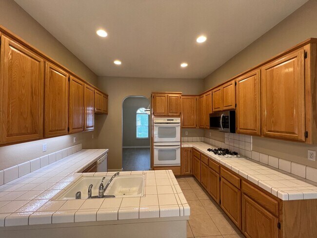 Foto del edificio - Charming Home Located in the Heart of Folsom