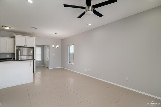 Building Photo - 17 Taxco Ct