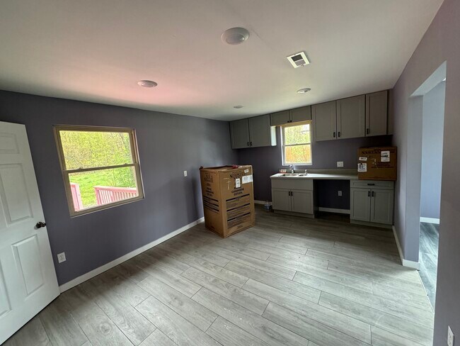 Building Photo - 1272 OH-131