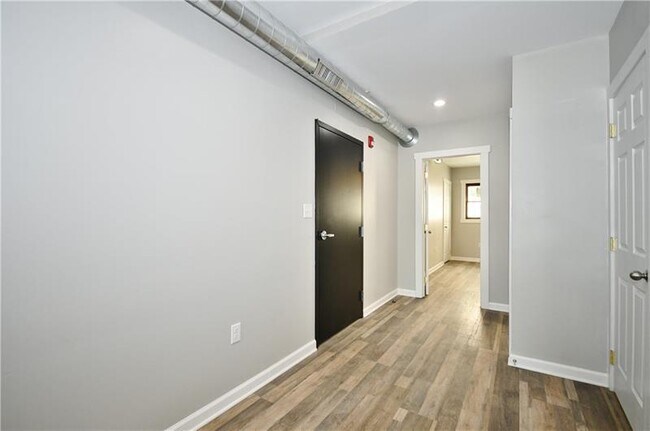 Building Photo - 514 E Ohio St