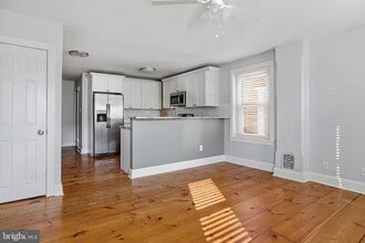 Building Photo - 33 E Front St