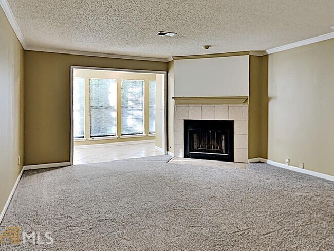 Foto del edificio - 102 Barrington Hills Dr