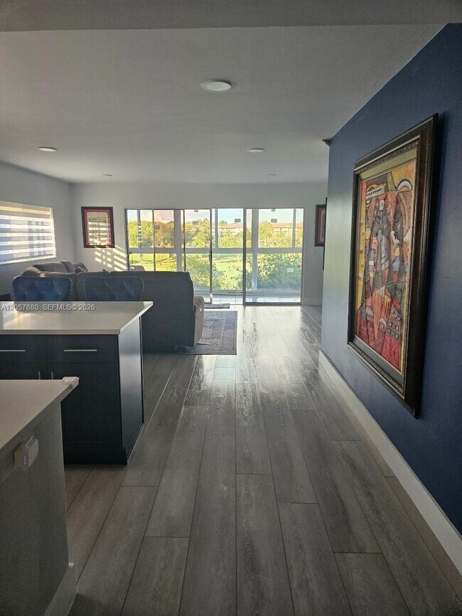 Foto del edificio - 1101 SW 128th Terrace