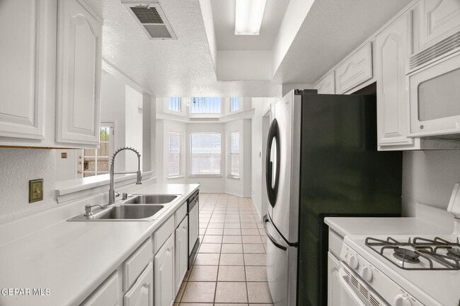 Building Photo - 4612 Loma Grande Dr