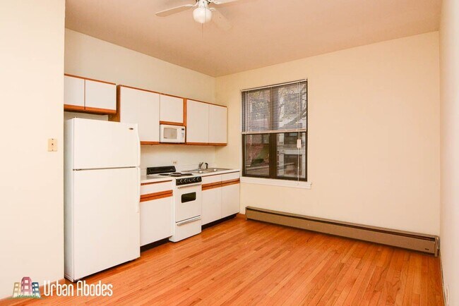 Foto del edificio - 634 W Barry Ave