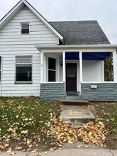 Building Photo - 618 Cedar St