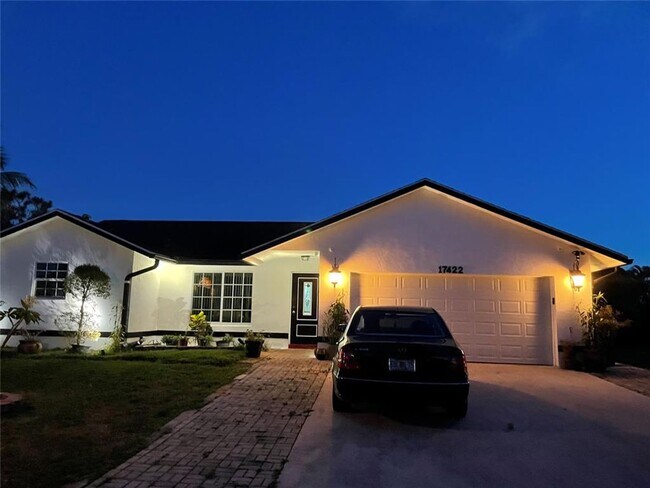 Building Photo - 17422 Sycamore Dr W