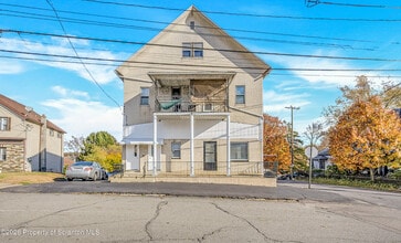 Building Photo - 864 S Main St