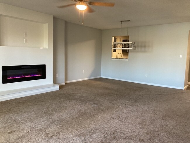 Building Photo - Condo Overlooking Lake Hartwell
