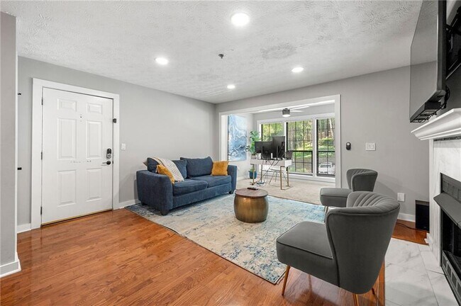Foto del edificio - 4568 Vinings Central Trace SE