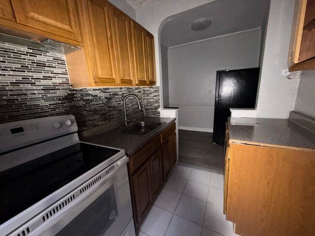 Foto del edificio - 253 E 181st St