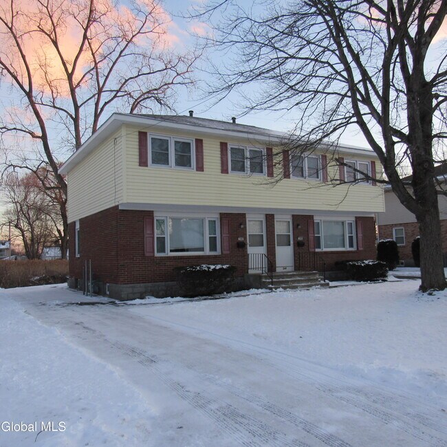 Foto del edificio - 34 B Commodore St