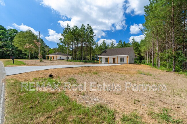 Foto del edificio - 48 Newman Camp Rd