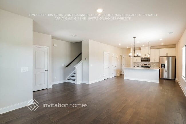 Building Photo - 231 River Rock Dr