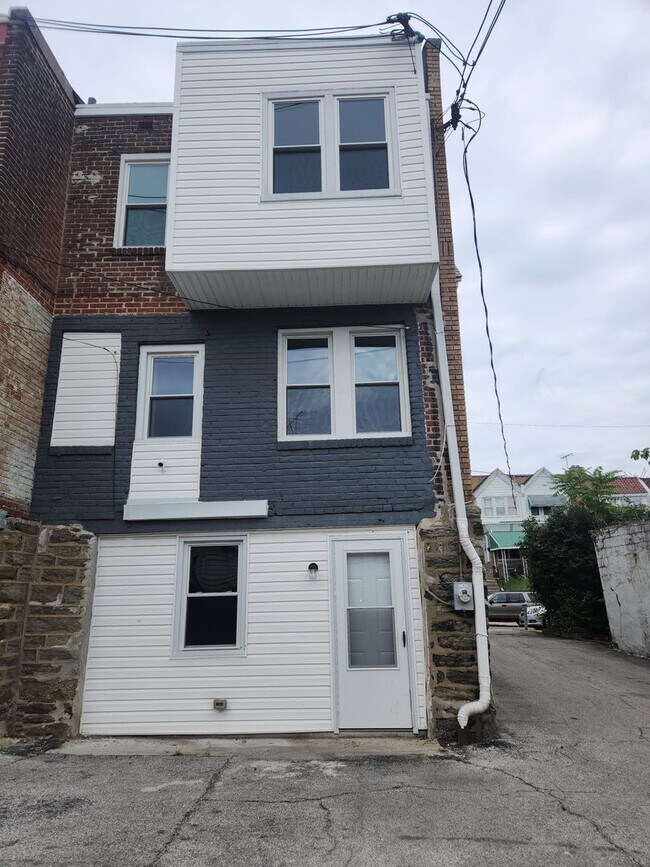 Building Photo - Gorgeous & BIG!  Prime West Philadelphia