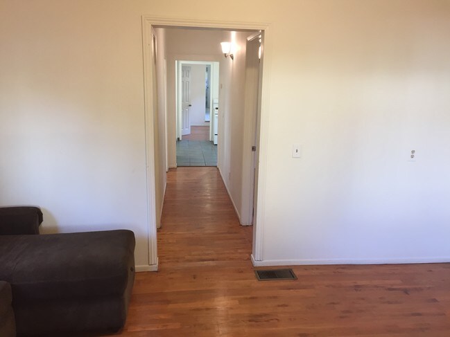 Foto del edificio - 418 E Sola St