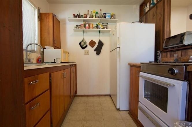 Interior Photo - 1380-1382 Summit Ave