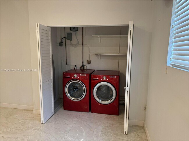 Foto del edificio - 6651 SW 91 Ave