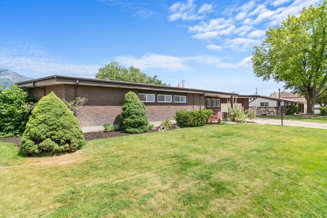 Building Photo - 1159 300 W