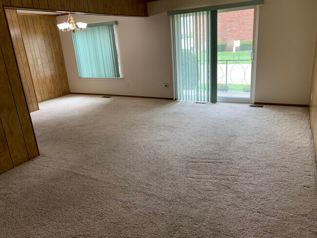 Foto del edificio - 37098 Camelot Dr
