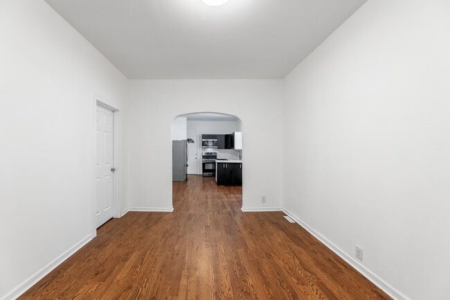 Building Photo - 8506 S Mackinaw Ave