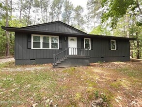 Building Photo - 900 Heather Trail