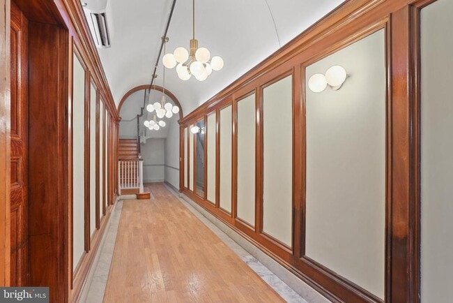 Building Photo - 812 Park Ave