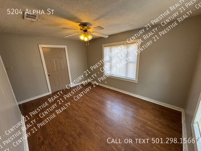 Foto del edificio - 5204 Alpha St