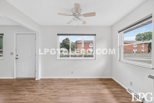 Foto del edificio - 1818 Christian Ave