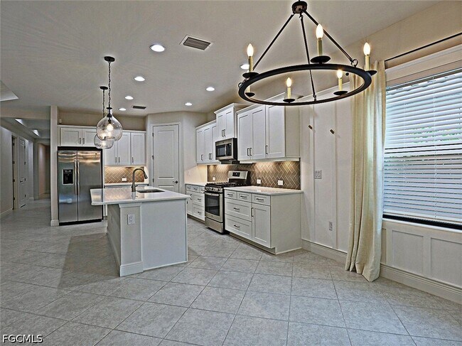 Foto del edificio - 7652 Cypress Walk Dr