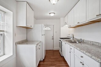 Building Photo - 921 15th St