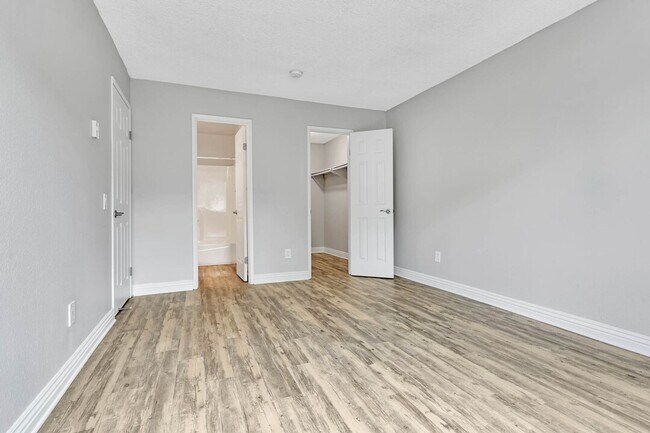Interior Photo - Grossmont Bluffs