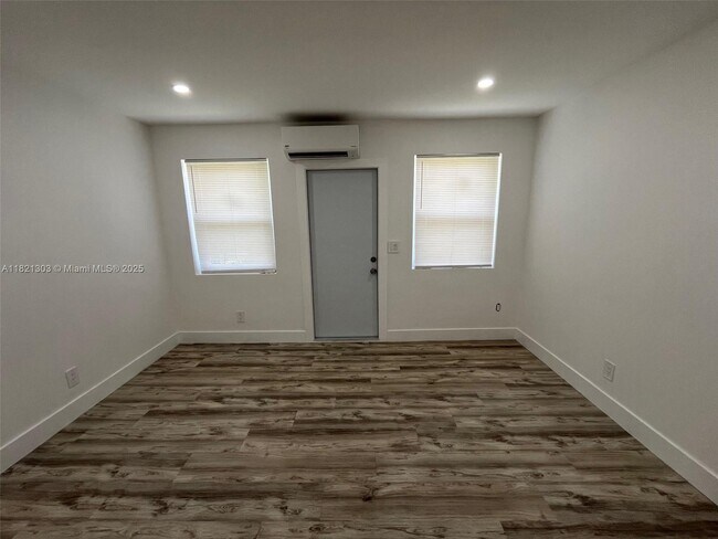 Foto del edificio - 885 SW 29th Ave