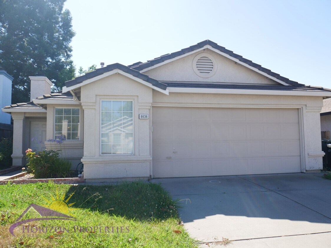 Primary Photo - Open 3 Bed 2.5 Bath 1,959 Sq. Ft. Antelope...