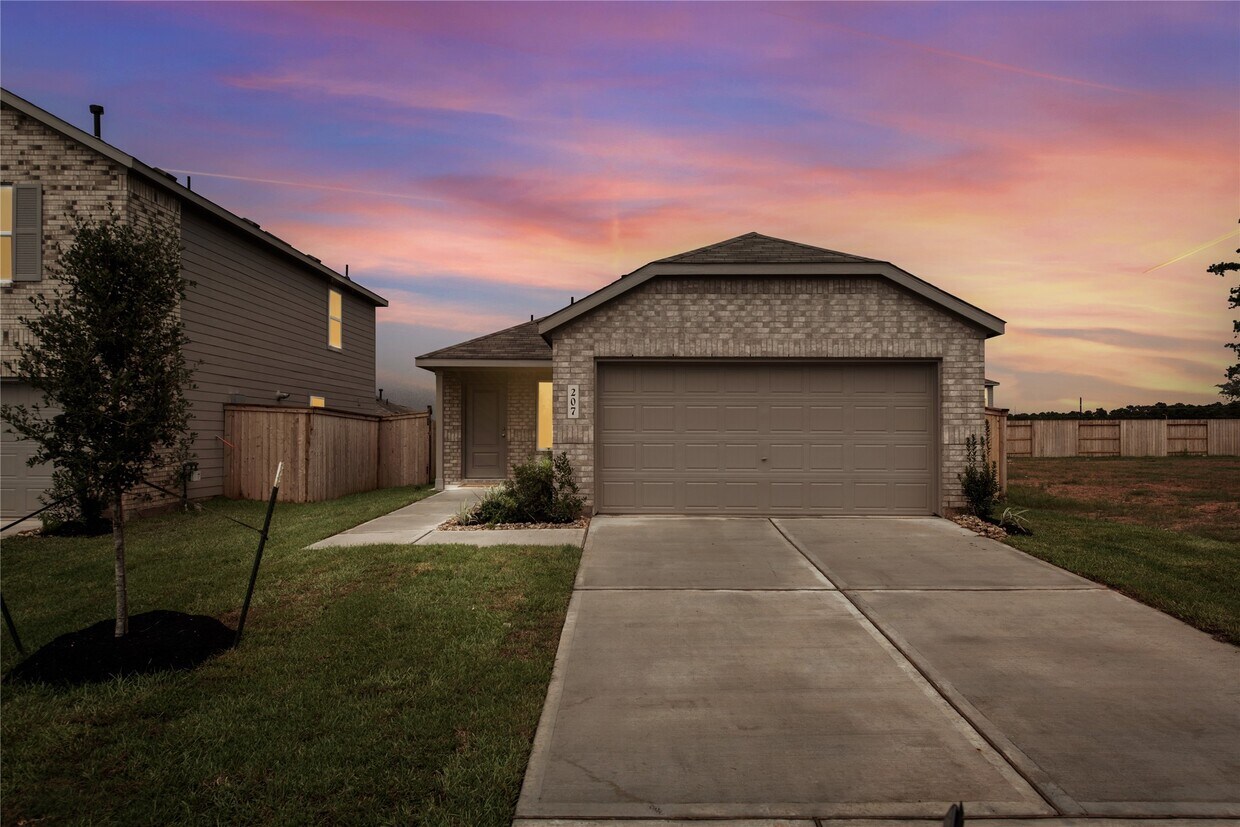 Foto principal - 207 Forest W St