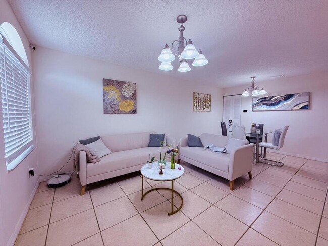 Foto del edificio - 8431 NW 188th Terrace