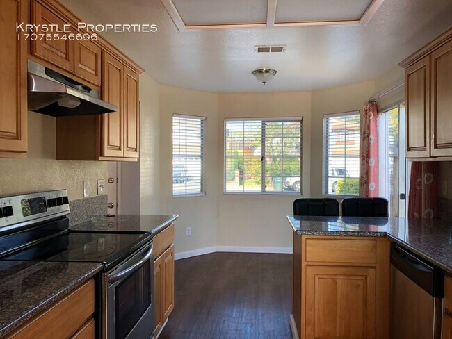 Building Photo - 272 Mica Dr