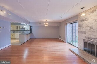 Building Photo - 17 Farmhouse Ct