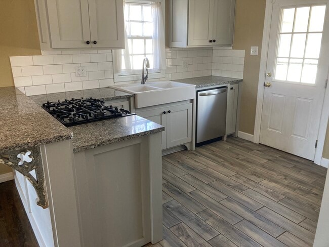 Building Photo - 1111 S Rosemont St